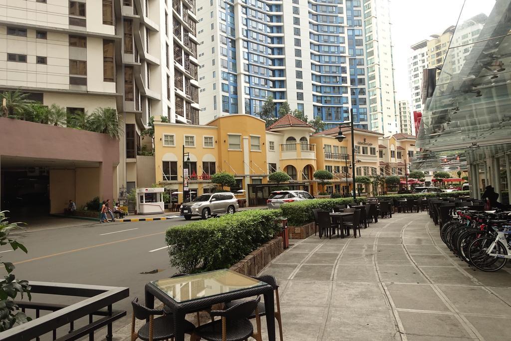 Luxury Condo At Forbeswood Parklane The Fort Bgc Makati City Buitenkant foto