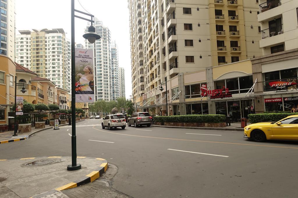 Luxury Condo At Forbeswood Parklane The Fort Bgc Makati City Buitenkant foto