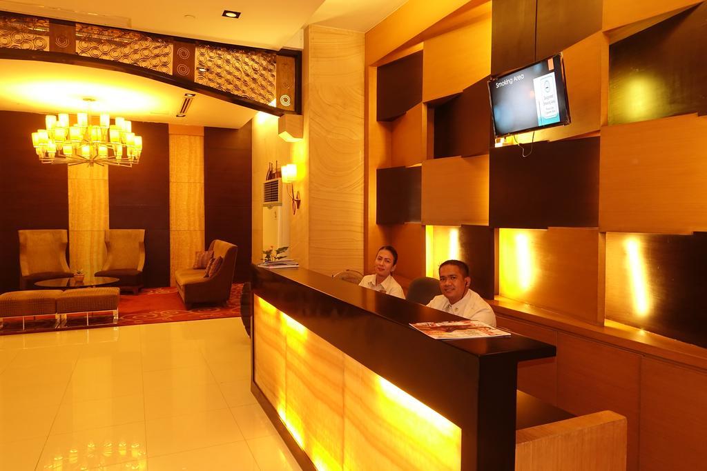 Luxury Condo At Forbeswood Parklane The Fort Bgc Makati City Buitenkant foto