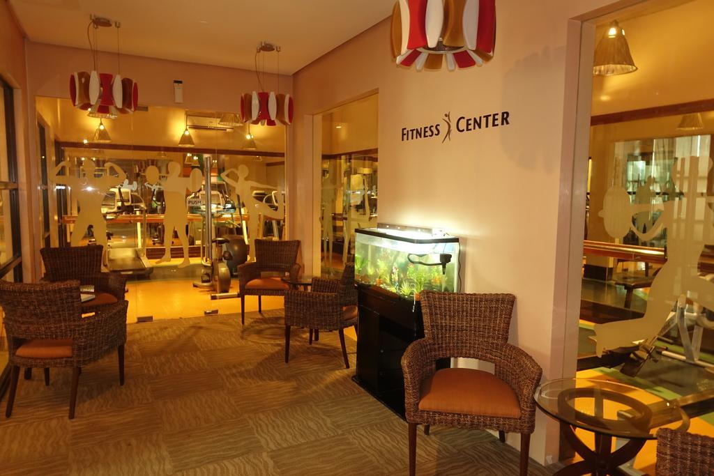 Luxury Condo At Forbeswood Parklane The Fort Bgc Makati City Buitenkant foto