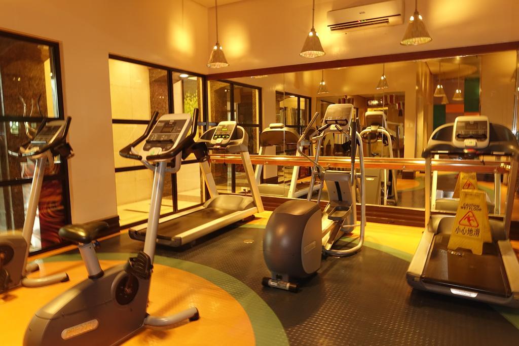 Luxury Condo At Forbeswood Parklane The Fort Bgc Makati City Buitenkant foto