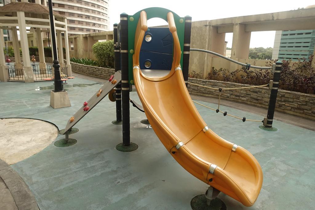 Luxury Condo At Forbeswood Parklane The Fort Bgc Makati City Buitenkant foto