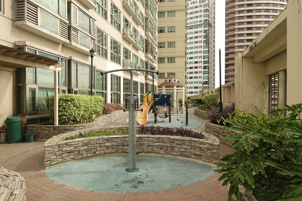 Luxury Condo At Forbeswood Parklane The Fort Bgc Makati City Buitenkant foto