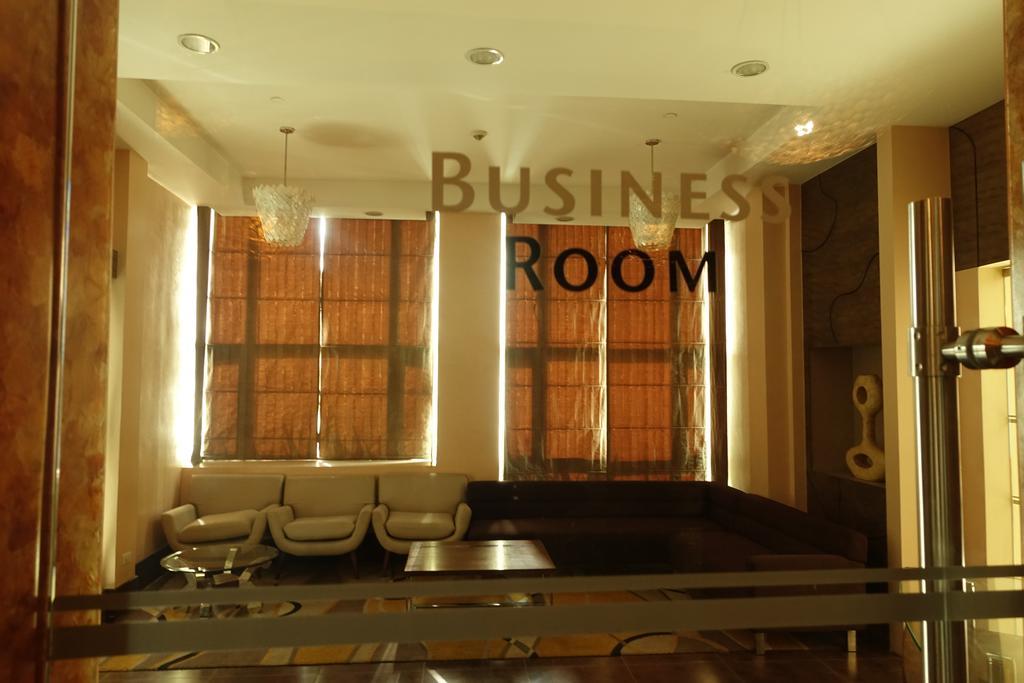 Luxury Condo At Forbeswood Parklane The Fort Bgc Makati City Buitenkant foto